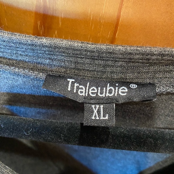 Traleubie charcoal button cardigan, size XL - Picture 3 of 12